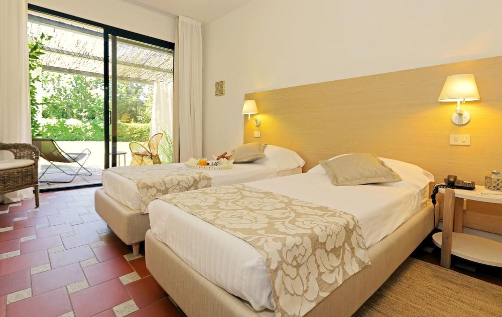 Hotel Terre Di Casole Casole d'Elsa Exterior photo